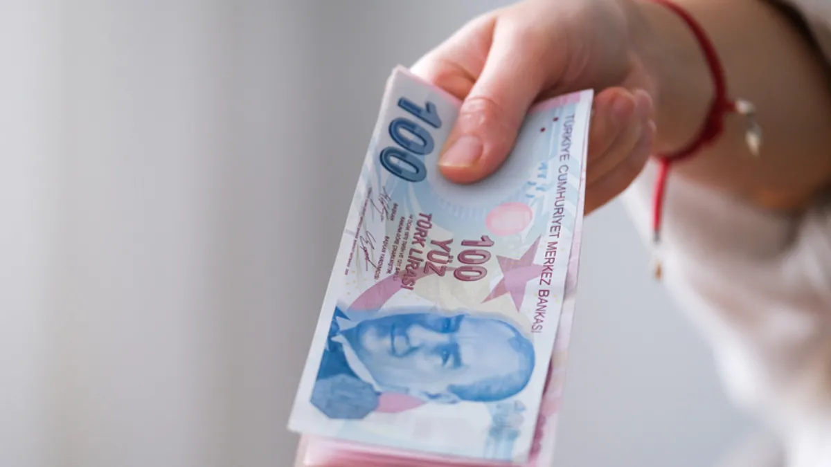 EMEKLİ ZAMMINA 4 ANKET 4 TAHMİN | SSK ve Bağ-Kur emeklisi Ocakta ne kadar alacak?