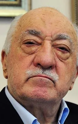 "Gülen bana etek giyip gezeceksin dese giyerim”