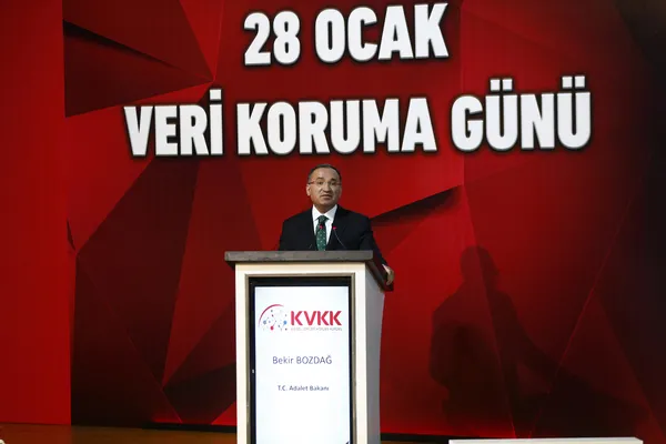 son-dakika-adalet-bakani-bozdagdan-kuran-i-kerime-yonelik-alcak-saldiriya-tepki-1674898343348.jpg Son dakika: Kur'an-ı Kerim'e yönelik alçak saldırı! Adalet Bakanı Bekir Bozdağ: Sebebi tamamen İslam düşmanlığı-3