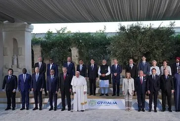 Başkan Erdoğan, G7 aile fotoğraf çekimine katıldı