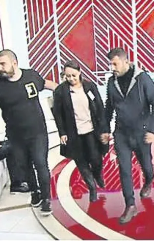 SMA'lı oğlu için bağış topladı! Paraları sevgilisiyle harcadığı ortaya çıkan anne Didem Gülmez gözaltına alındı