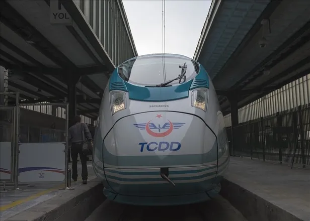 yuksek-hizli-trenler-turkiyeyi-tasidi-ulastirma-ve-altyapi-bakanligi-son-rakami-acikladi-1678717264238.jpeg