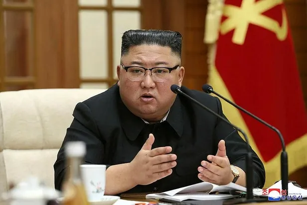 kuzey-kore-lideri-kim-jong-una-cinde-gelistirilen-bir-koronavirus-asisinin-yapildigi-iddia-edildi-1606771457381.jpeg Kuzey Kore lideri Kim Jong Un'a Çin'de geliştirilen bir koronavirüs aşısının yapıldığı iddia edildi!-2