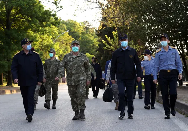 son-dakika-milli-savunma-bakani-hulusi-akar-pence-yildirim-ve-pence-simsek-operasyonlarinda-etkisiz-hale-getirilen-terorist-sayisi-68-oldu-1620199487141.jpg