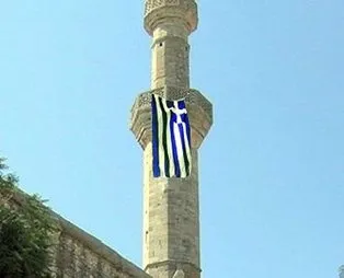 Yunanistan’ın Dimetoka kentindeki Tarihi camiye Yunan bayrağı astılar iddiası asılsız çıktı
