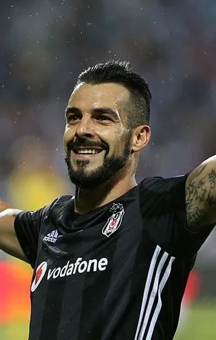 Negredo Al Nassr ile anlaşma sağladı