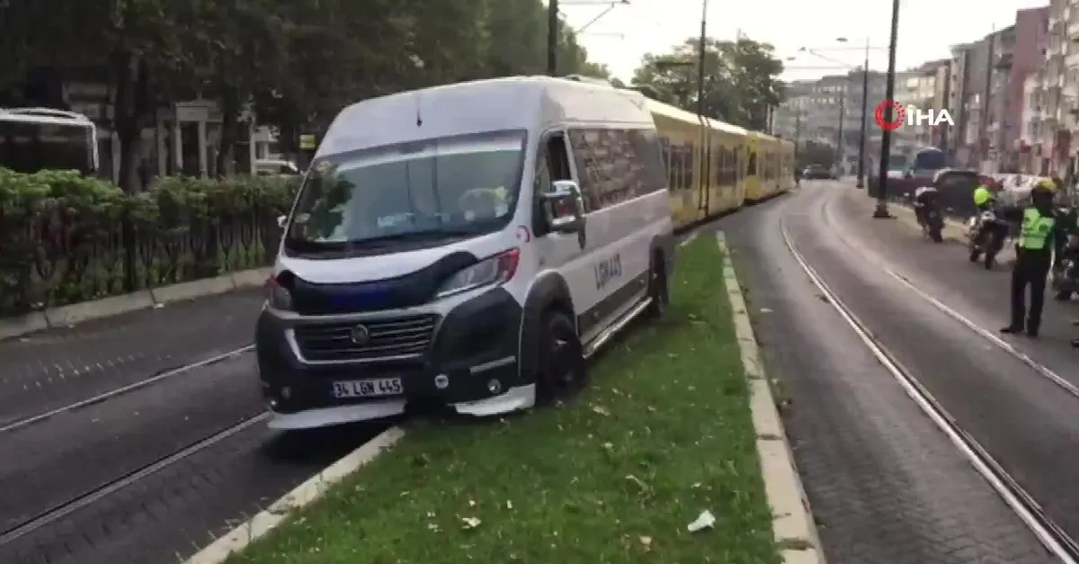 İstanbul'da tramvay yolunda kaza!