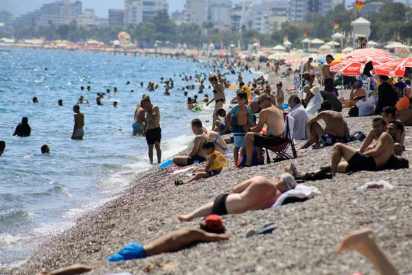 vaka-oraninin-iki-katina-ciktigi-yogun-bakim-doluluk-oraninin-yuzde-71den-fazla-oldugu-antalyada-ek-tedbirler-alindi-1607927960621.jpg Vaka oranının iki katına çıktığı yoğun bakım doluluk oranının yüzde 71'den fazla olduğu Antalya'da ek tedbirler alındı-4