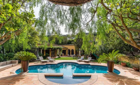 Kendall Jenner yeni evine servet ödedi-16