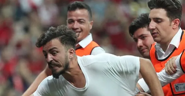 Süper Kupa maçında sahaya giren YouTuber ve 4 arkadaşı gözaltına alındı