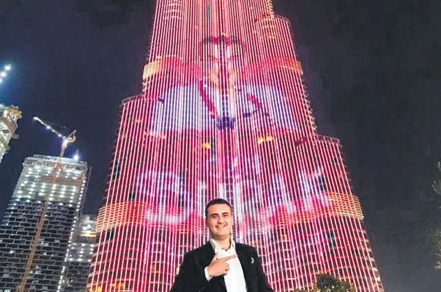 Burak Özdemir, Dubai’de restoran açtı: Burc Halife’ye fotoğrafı yansıtıldı