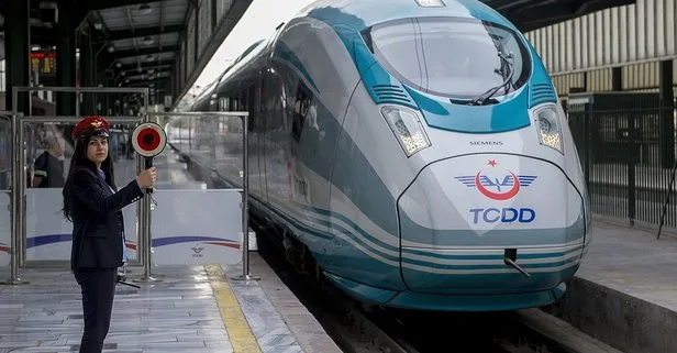 Vatandaşın tercihi raylar oldu! YHT, Marmaray, Başkentray, Sirkeci-Kazlıceşme Raylı Sistem Hattı ilk 8 ayda 177 milyon kişi seyahat etti!