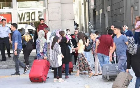 İranlılar Van’a sığmadı-1