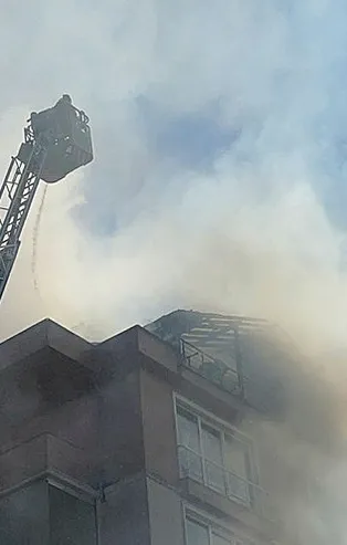 İstanbul Büyükçekmece'de korkutan yangın! Anne kız sinir krizi geçirdi