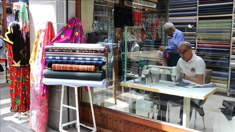 1706481493485.jpeg Esnafa müjde Çalışma ve Sosyal Güvenlik Bakanı Vedat Işıkhan'dan geldi! Prim gün sayısı 7 bin 200'e düşürülmesi için çalışmalar sürüyor-2