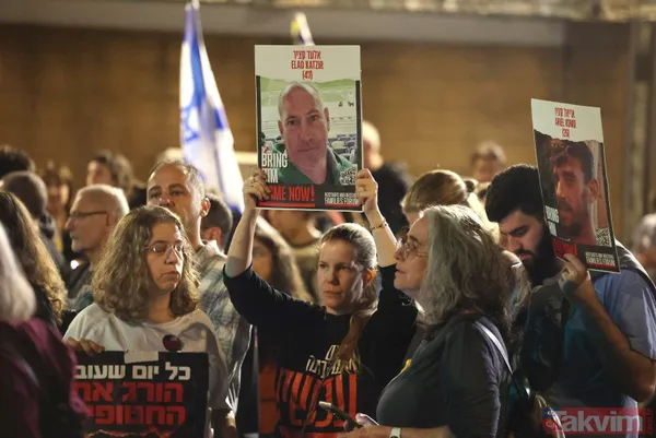 İsrailli esirlerin ailelerinden katil Netayahu'ya tepki yağmaya devam ediyor: Bakanlık yakındaki yolu 241 saniye boyunca trafiğe kapattılar - 12