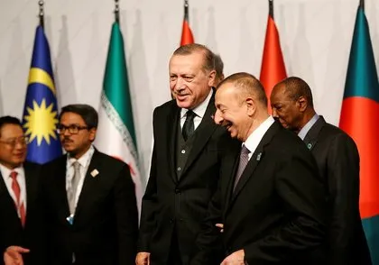 Erdoğan ve Aliyev’in neşeli sohbeti görüntülendi