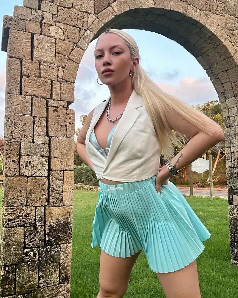 2-aylik-hamile-olan-ece-seckinden-aci-haber-sosyal-medyadan-ilk-aciklama-geldi-iste-son-saglik-durumu-1723886214091.jpg 2 aylık hamile olan Ece Seçkin’den acı haber! Sosyal medyadan ilk açıklama geldi! İşte son sağlık durumu...-5