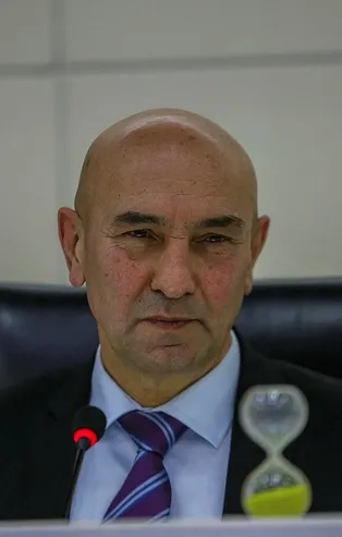 Troll Twitter hesabından kendi reklamını yapmaya çalışan Tunç Soyer fena yakalandı!