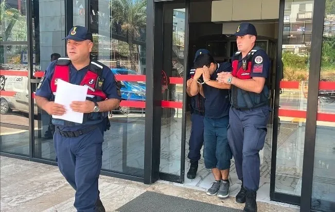 direksiyon-sinavinda-taciz-iddiasi-okul-muduru-tutuklandi-1785334710948.jpeg Alanya’da direksiyon sınavında taciz: Okul müdürü tutuklandı-5