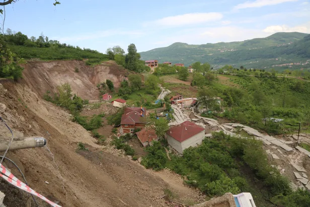 Başkan Erdoğan Ordu’daki heyelan hakkında Vali Seddar Yavuz'dan bilgi aldı-2