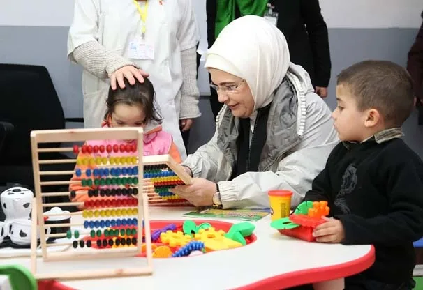Emine Erdoğan, ismini taşıyan anaokulu ve çocuk parkının açılışına katıldı-7