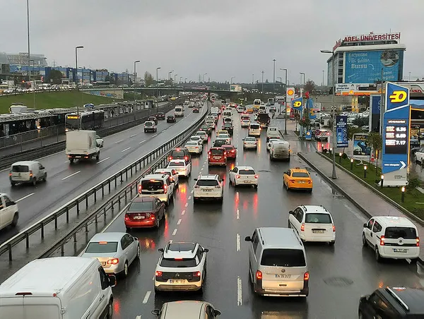 Son dakika: İstanbul'da yağmur sonrası trafik durma noktasına geldi! (İstanbul trafik durumu)-3