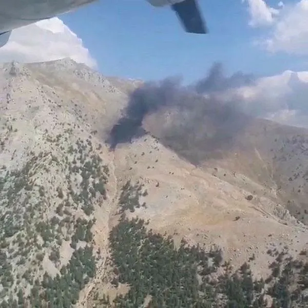 Son dakika: Kahramanmaraş'ta yangın söndürme uçağının düşme anı kamerada! Açıklamalar peş peşe geliyor-4