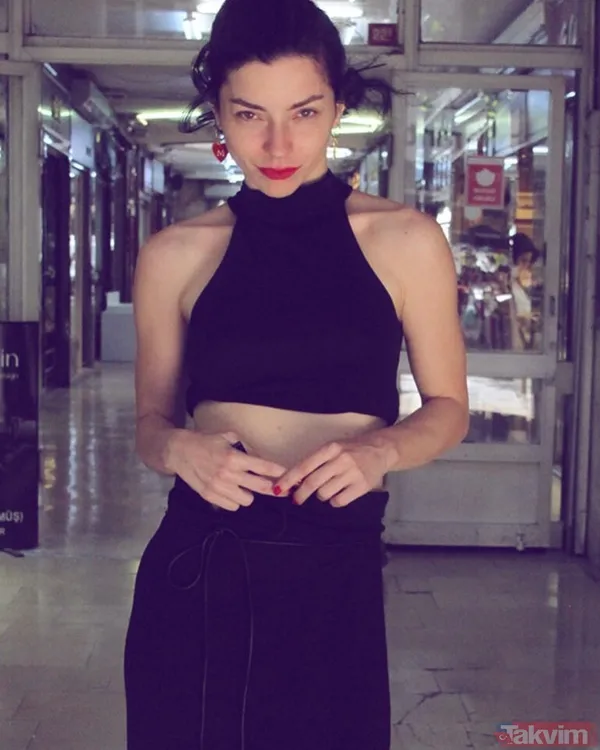 Merve Boluğur ‘parası mı bitti acaba’ deyip halk otobüsünden paylaştı! Kimi tanıdı kimi tanımadı o anlar sosyal medyaya damga vurdu - 15