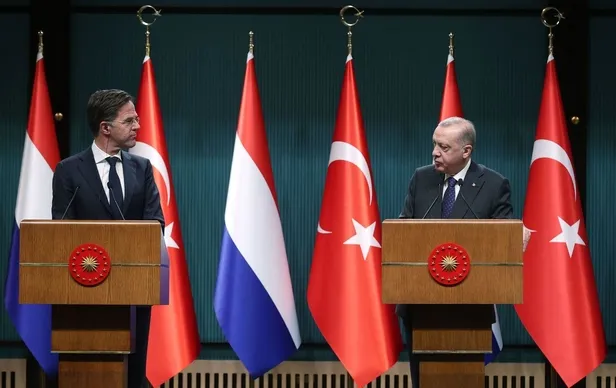baskan-erdogan-hollanda-basbakani-rutte-ile-gorustu-isvecin-nato-uyeligi-ve-avrupada-kuran-i-kerime-yonelik-sa-1688578980188.jpeg Başkan Erdoğan, Hollanda Başbakanı Rutte ile görüştü! İsveç'in NATO üyeliği ve Avrupa'da Kur'an-ı Kerim'e yönelik saldırılar masada-3