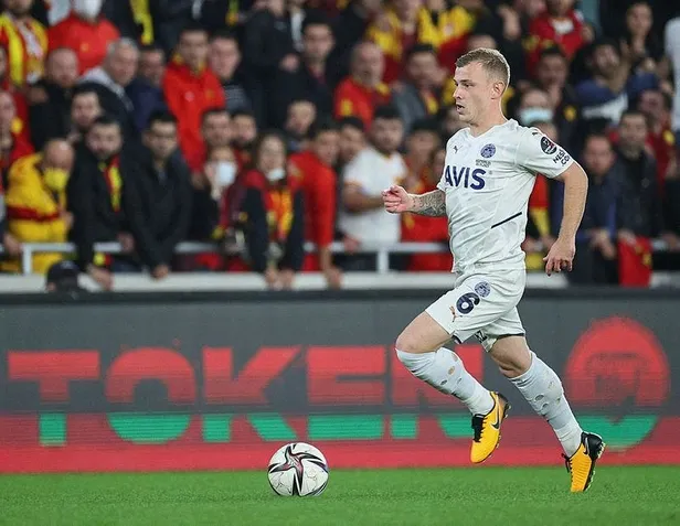ozel-haber-fenerbahcede-max-meyere-ilk-sok-listeden-silinecek-1643212730043.jpeg Özel Haber... Fenerbahçe’de Max Meyer'e ilk şok! Listeden silinecek-5