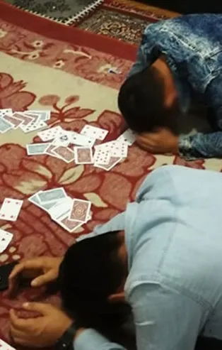 Düzce'de flaş operasyon! Kumarhaneye çevrilen evde 16 kişi suçüstü yakalandı!