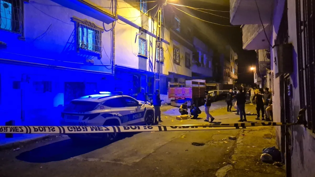 1793099626520.jpg Gaziantep'te ölümle biten kavganın ilk anları kamerada! Çocuklar başlattı, aileler karıştı-3