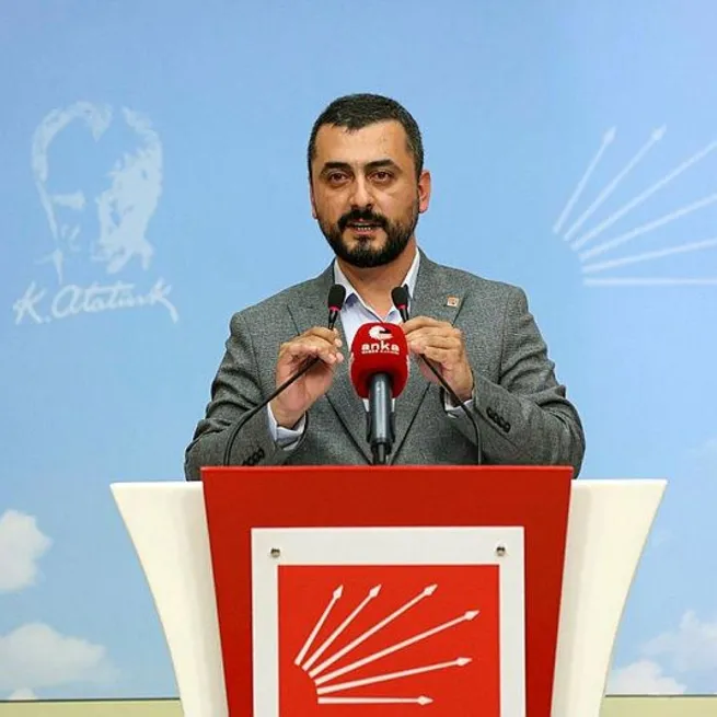 Namus sözünü yutan Eren Erdemin anketi de patladı: Erdoğan kutu kolayı geçemez diyen CHPye kutu kolanın altında oy alan Kılıçdaroğlu şoku