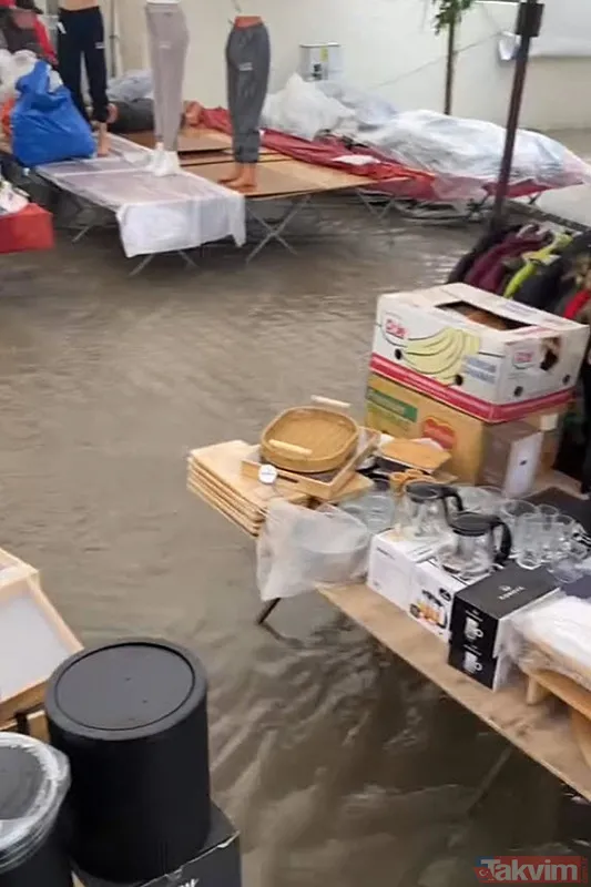 İzmir'de etkili olan sağanak yağış hayatı felç etti! Çeşme'yi çamur bastı, yollar göle döndü - 10