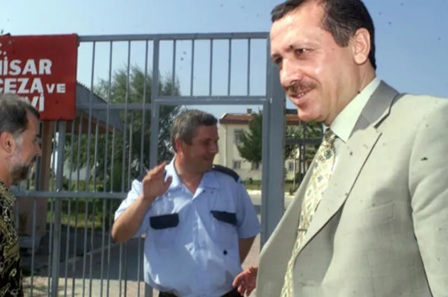 Başkan Erdoğan'dan vefa telefonu! Cezaevindeyken kendisini ziyaret eden Muhammed Malik Taylan'ı tebrik etti