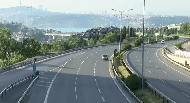 İstanbul'da yine aynı manzara! Vatandaşlar ulaşıma ek sefer koymayan İBB'ye isyan etti!-2