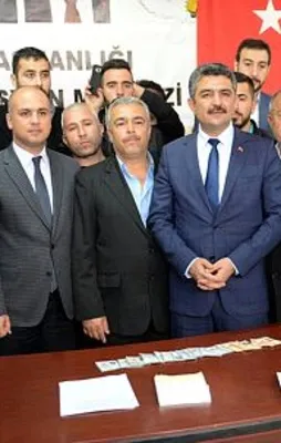 CHP'den istifa eden 40 kişi AK Parti'ye üye oldu