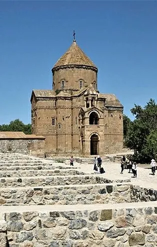 Türkiye'den tüm inançlara aynı hassasiyet: Onlarca tarihi yapı restore edilip ibadete açıldı