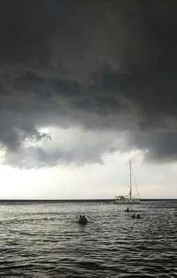 Hava bir anda karardı!