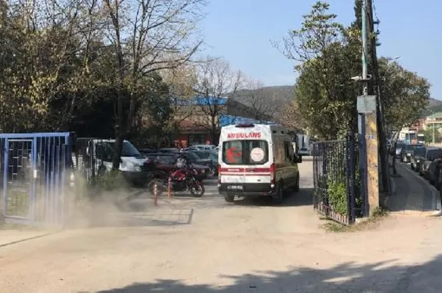 Kocaeli'de döküm fabrikasında üretimde kullanılan kazanın patlaması sonucu 8 işçi yaralandı