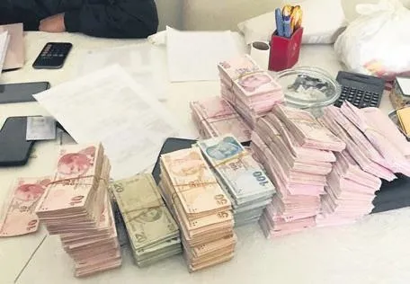 umraniye-miamiyi-gecti-manhattanda-21-dairenin-aylik-kirasi-7-bin-500-dolara-verilirken-kunduda-145-bin-lirayi-1666305911206.jpeg Ümraniye, Miami’yi geçti! Manhattan’da 2+1 dairenin aylık kirası 7 bin 500 dolara verilirken, Kundu'da 145 bin lirayı buldu-5