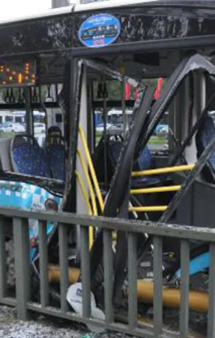 Ankara'da halk otobüsü kaza yaptı: 10 yaralı