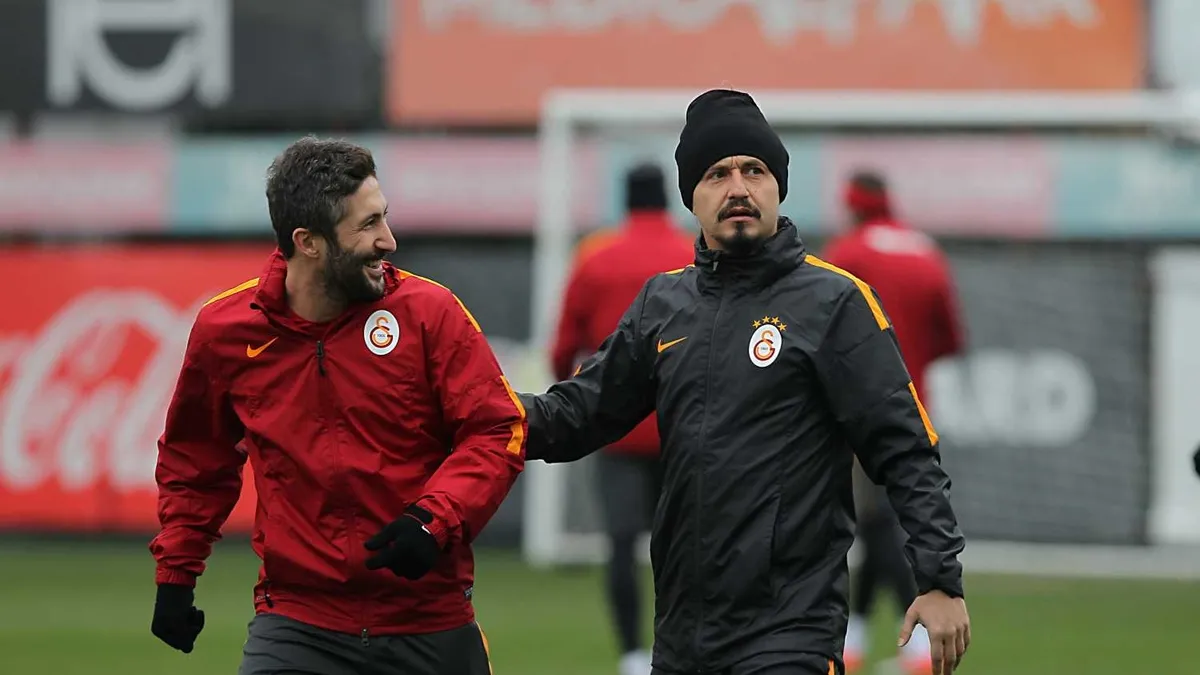 Ayhan Akman Galatasaray'dan ayrıldı