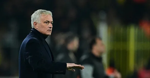 100 sayfalık yıkım planı: Jose Mourinho derbi analizine Belçika dönüşü uçakta başladı!