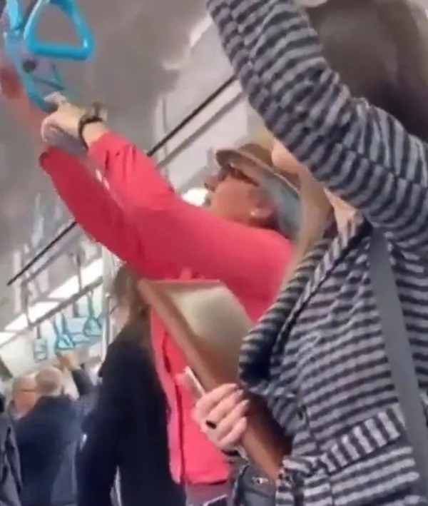 Marmaray'ın tutunma aparatlarındaki Başkan Erdoğan görsellerini söktü! TCDD suç duyurusunda bulundu-2