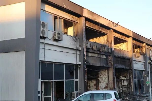 Ankara'da korkutan yangın! Geriye küle dönmüş dükkanlar kaldı-5