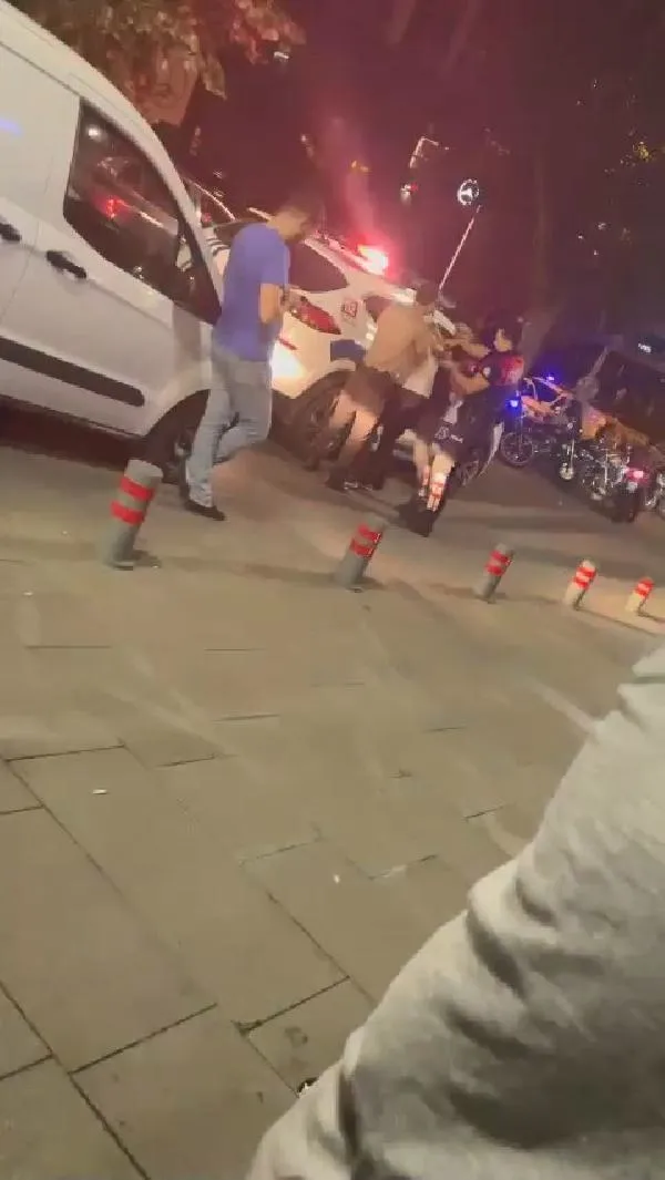 Sarıyer'de kimlik soran polise saldırdılar!-4