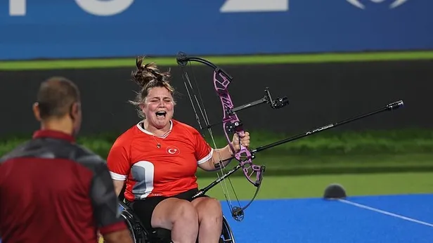 16 yıl sonra bir ilk! Paris 2024te peş peşe altın madalya: Önce Öznur Cüre Girdiden sonra Serkan Yıldırımdan