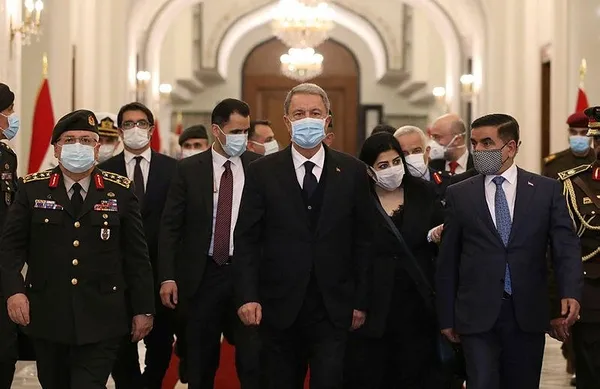 turkiyeden-kritik-irak-temasi-milli-savunma-bakani-hulusi-akar-berhem-salih-ve-kazimi-ile-bir-araya-geldi-1610987760620.jpeg Türkiye'den kritik Irak teması! Milli Savunma Bakanı Hulusi Akar, Berhem Salih ve Kazımi ile bir araya geldi-2